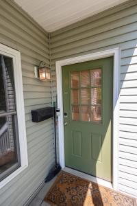 Gallery image of Small Suite STEPS from Oberlin in Oberlin