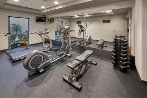 a gym with treadmills and cardio equipment in a room at City Express by Marriott Matamoros in Matamoros
