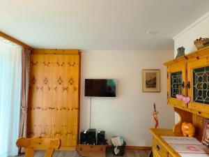 TV a/nebo společenská místnost v ubytování Wohnung Tchiyaka