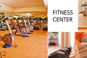 Ein Fitnessstudio mit einer Reihe von Laufbändern und dem Schriftzug „Fitnesscenter“. in der Unterkunft Luxury Modern Punta Mita Condo 3 bdrm, sleeps 8 with Golf access in Punta Mita