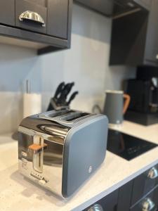 1 West End Boutique Apartment的厨房或小厨房