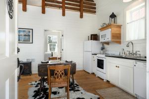 תמונה מהגלריה של Cedar Break Lodging בDriftwood