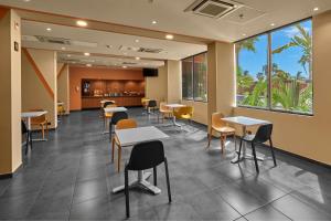 Restaurace v ubytování City Express Plus by Marriott Cabo San Lucas