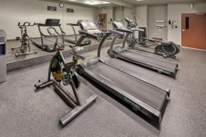 Fitness centrum a/nebo fitness zařízení v ubytování City Express Plus by Marriott Cabo San Lucas
