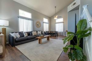 Work Friendly Fast Wi-Fi Convenient Location