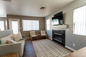 Work Friendly Fast Wi-Fi Convenient Location