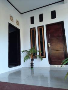 Riung Tiga Empat Tujuh Guesthouse