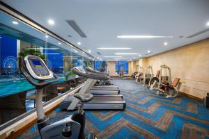 Fitnes oz. oprema za telovadbo v nastanitvi Minh Toan Galaxy Hotel