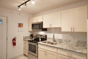 South Maui 1 BR Guest Suite - Kamaole Beach Area的厨房或小厨房