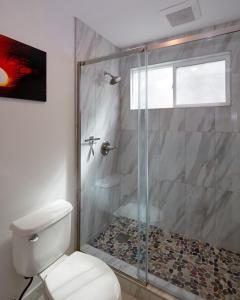 South Maui 1 BR Guest Suite - Kamaole Beach Area的一间浴室