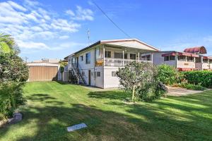 OceanViews on Burrum Up外面的花园