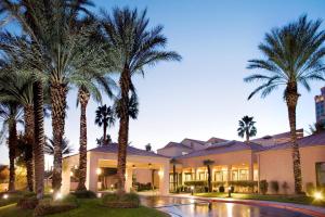 Bazén v ubytování Courtyard by Marriott Las Vegas Convention Center nebo v jeho okolí