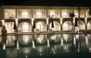 O edifício onde o hotel está situado