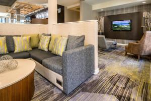 A seating area at Courtyard Spokane Downtown at the Convention Center