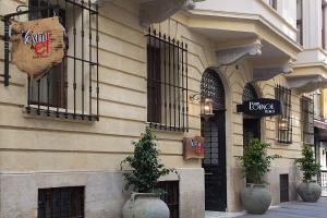 The building in which a szállodákat is located
