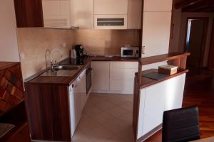 Zdjęcie z galerii obiektu Apartment with sea View Klimno No 5 w mieście Dobrinj