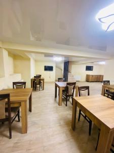 TV a/nebo společenská místnost v ubytování HOTEL SUNRISE