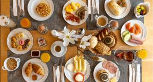 Φαγητό σε αυτό το ξενοδοχείο ή κάπου εκεί κοντά +40 φωτογραφίες