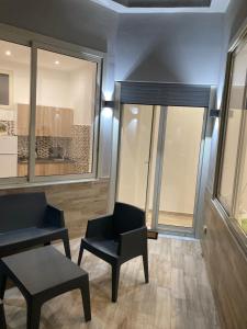 Η κουζίνα ή μικρή κουζίνα στο GoldenHouse +18 φωτογραφίες