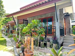 Φωτογραφία από το άλμπουμ του Ibiza Bungalows σε Haad Yao +123 φωτογραφίες