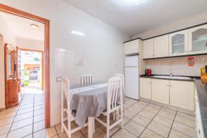 Kuchnia lub aneks kuchenny w obiekcie Casa Rural La Buganvilla