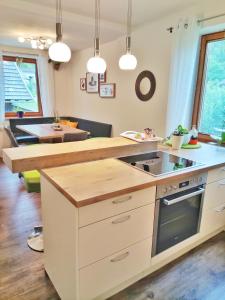 Nhà bếp/bếp nhỏ tại Unterm Nussbaum 2