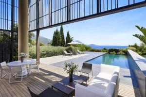 Bazén v ubytování Barbaros Reserve Bodrum Residences Managed by Kempinski nebo v jeho okolí