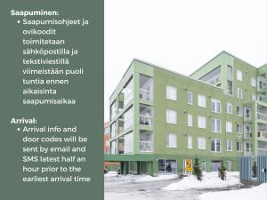 uma imagem de um edifício de apartamentos com as descrições dele em Hiisi Homes Vantaa Keimolanmäki em Vantaa
