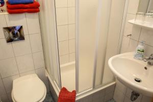 Koupelna v ubytování Pension Siewert + 1 fotografie
