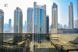 Nespecifikovaný výhled na destinaci Dubaj nebo výhled na město při pohledu z apartmánu