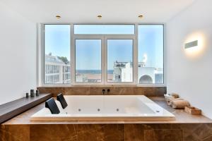 Porto Sea View Apartments的一间浴室