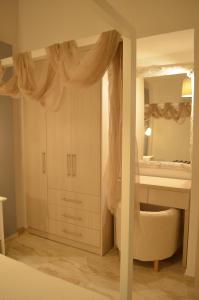 A bathroom at Ammos Apartments Még 37 kép
