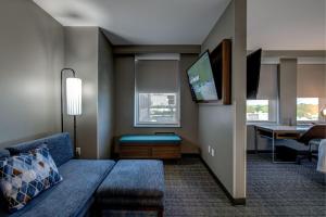 The Threefoot Hotel, Meridian, a Tribute Portfolio Hotel的电视和/或娱乐中心