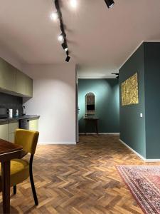 Η κουζίνα ή μικρή κουζίνα στο Apartamenty Piotrkowska 28 by Good Time