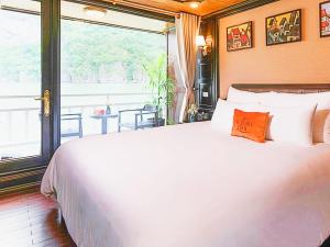 Gallery image of Victory Boutique Cruise in Ha Long