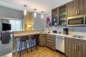 Kuchyň nebo kuchyňský kout v ubytování Residence Inn Providence Downtown