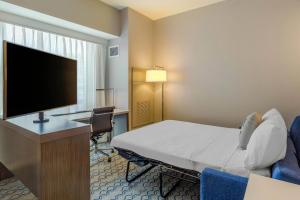 TV a/nebo společenská místnost v ubytování Residence Inn Providence Downtown