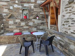 A patio or other outdoor area at Sunlight Stonehouse