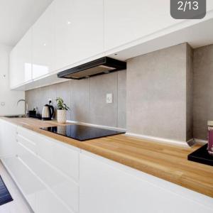 Eldhús eða eldhúskrókur á Private Scandinavian Apartment