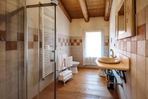 A bathroom at LOCANDA CONTA