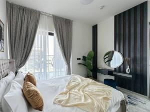 Postel nebo postele na pokoji v ubytování Trophy - Maison de Charme Jacuzzi Suite