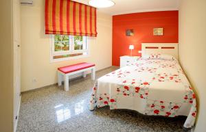 Postel nebo postele na pokoji v ubytování Siesta Suites + 30 fotografií