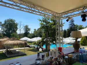 Bazén v ubytování St. Sofia Beach Hotel nebo v jeho okolí