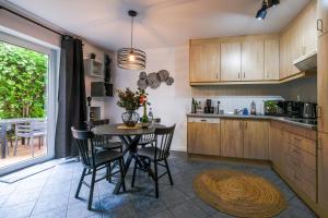 Kuchyň nebo kuchyňský kout v ubytování Pfälzer Weinperle mit Terrasse