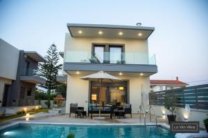 Bazén v ubytování La Vita Villas nebo v jeho okolí