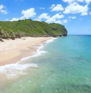 Galería fotográfica de Villa Del Carmen Family Vacation Home en Isabela 60 fotos más