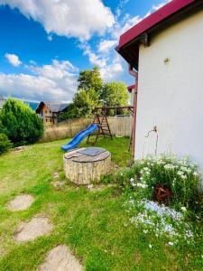Vonkajšia záhrada v ubytovaní Dom Górski - cały na wyłączność