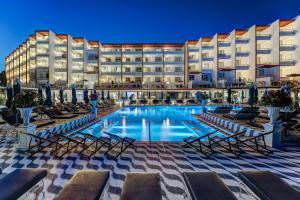 Bazén v ubytovaní Hotel Mongibello Ibiza alebo v jeho blízkosti