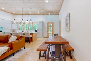 Φωτογραφία από το άλμπουμ του Mountain Delight σε McCaysville +15 φωτογραφίες