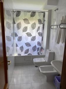 A bathroom at Hostal Pumar